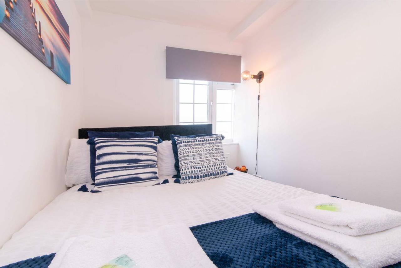 Stylish & Central 2 Bedroom Apartment - Fast Wifi Castle Donington Εξωτερικό φωτογραφία